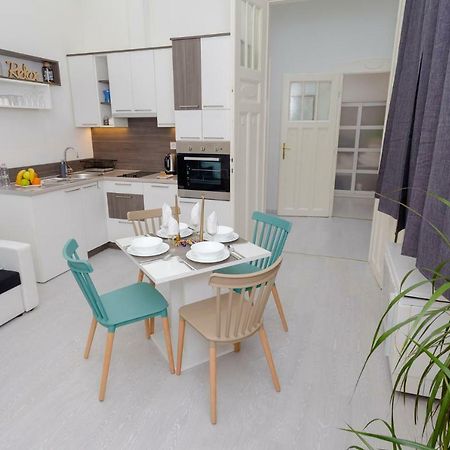 Boutique Residence Jokai - Apartment In The City Center Budapest Exterior photo